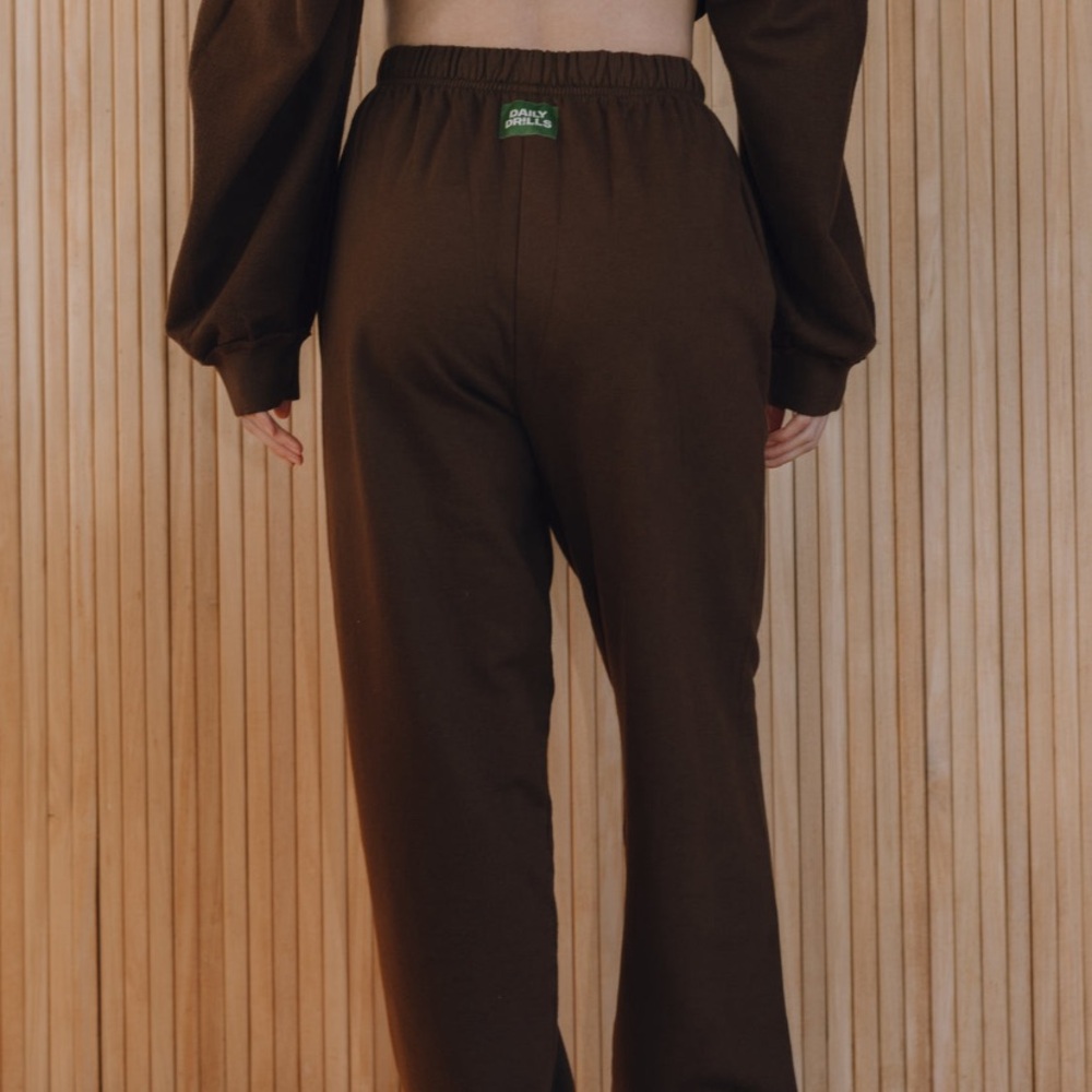 NWT Daily Drills Fleece Joggers Sweatpants in Coco Brown size M/L, Medium /Large